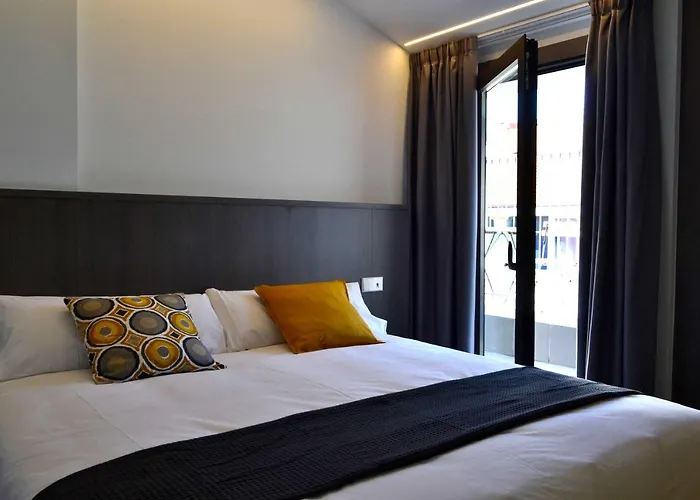 Отель Alda Estacion *